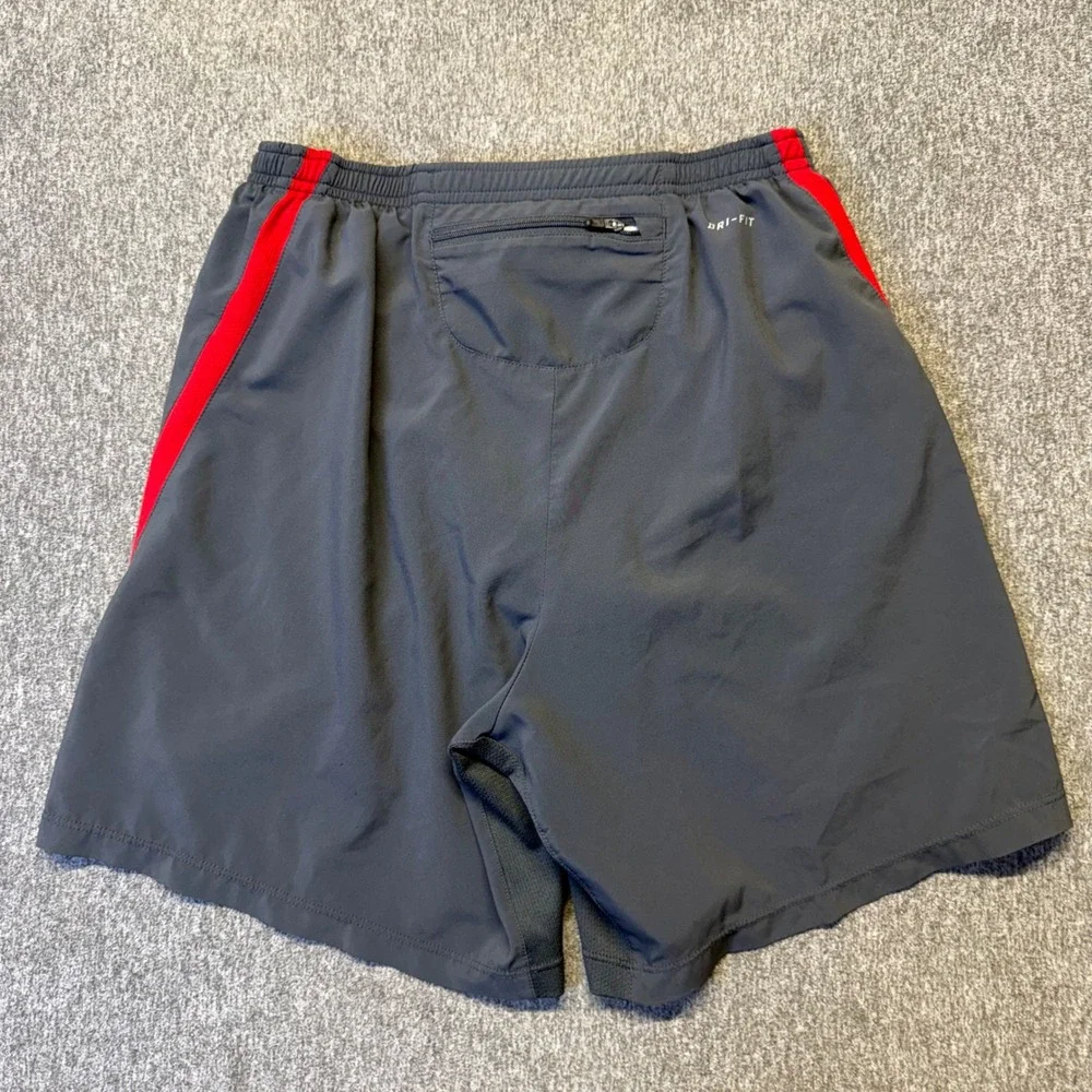 Nike Dri-FIT Mens Running Shorts Gray Red Stripe Zipper Pocket 695441-060 Medium